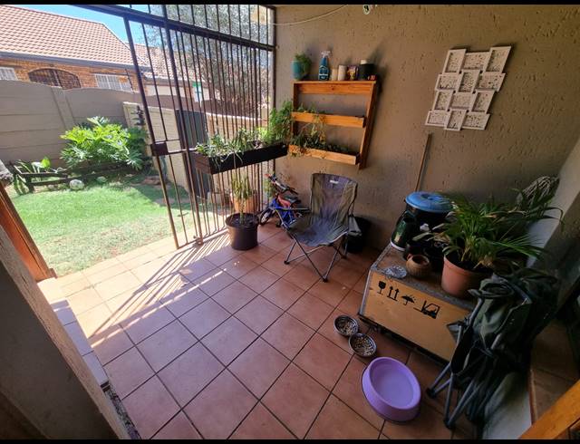 2 BEDROOM APARTMENT FOR SALE IN GLENVISTA